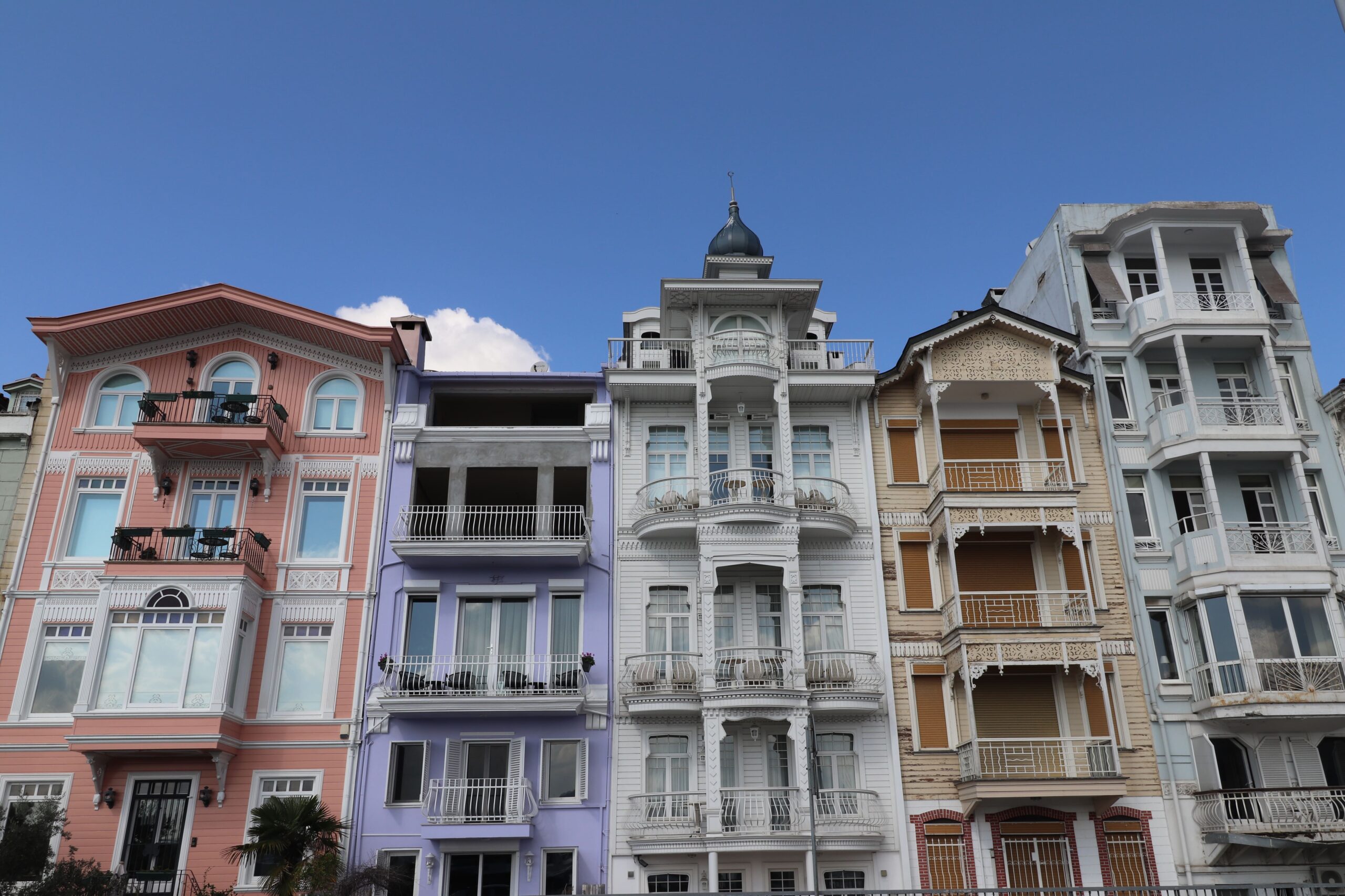 unique things to do in Istanbul, beautiful houses of Arnavutkoy