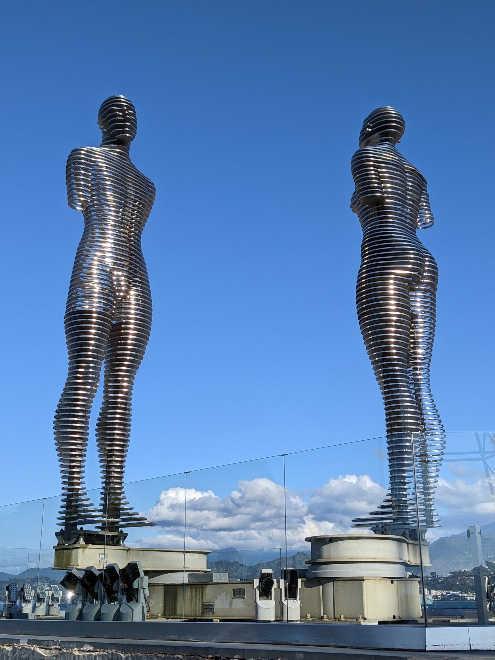 ali and nino moving statue, batumi