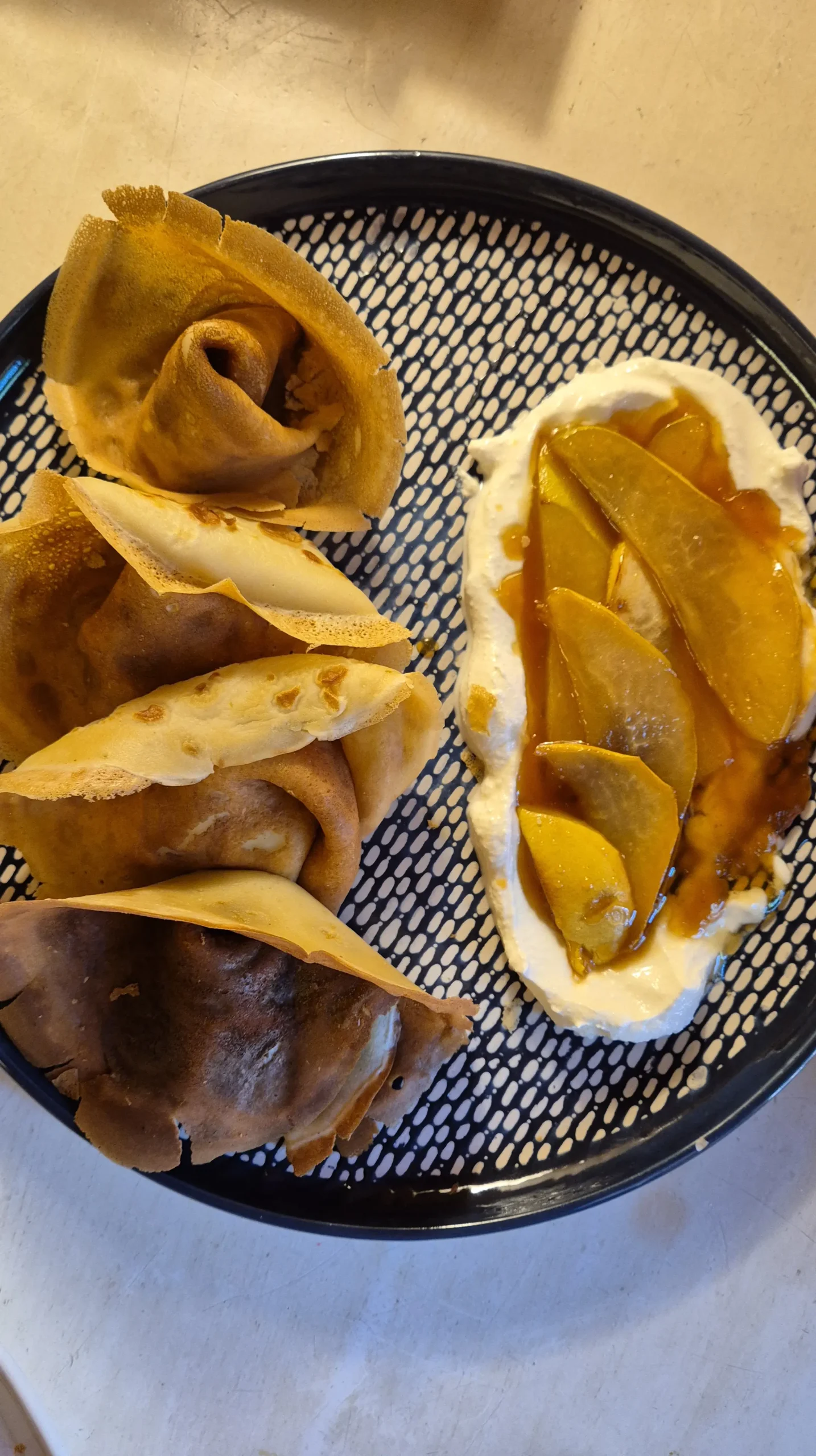 caramelised pear pancakes