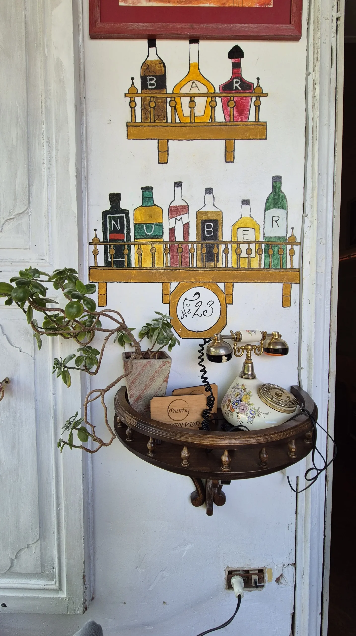 Cafe Dante decor