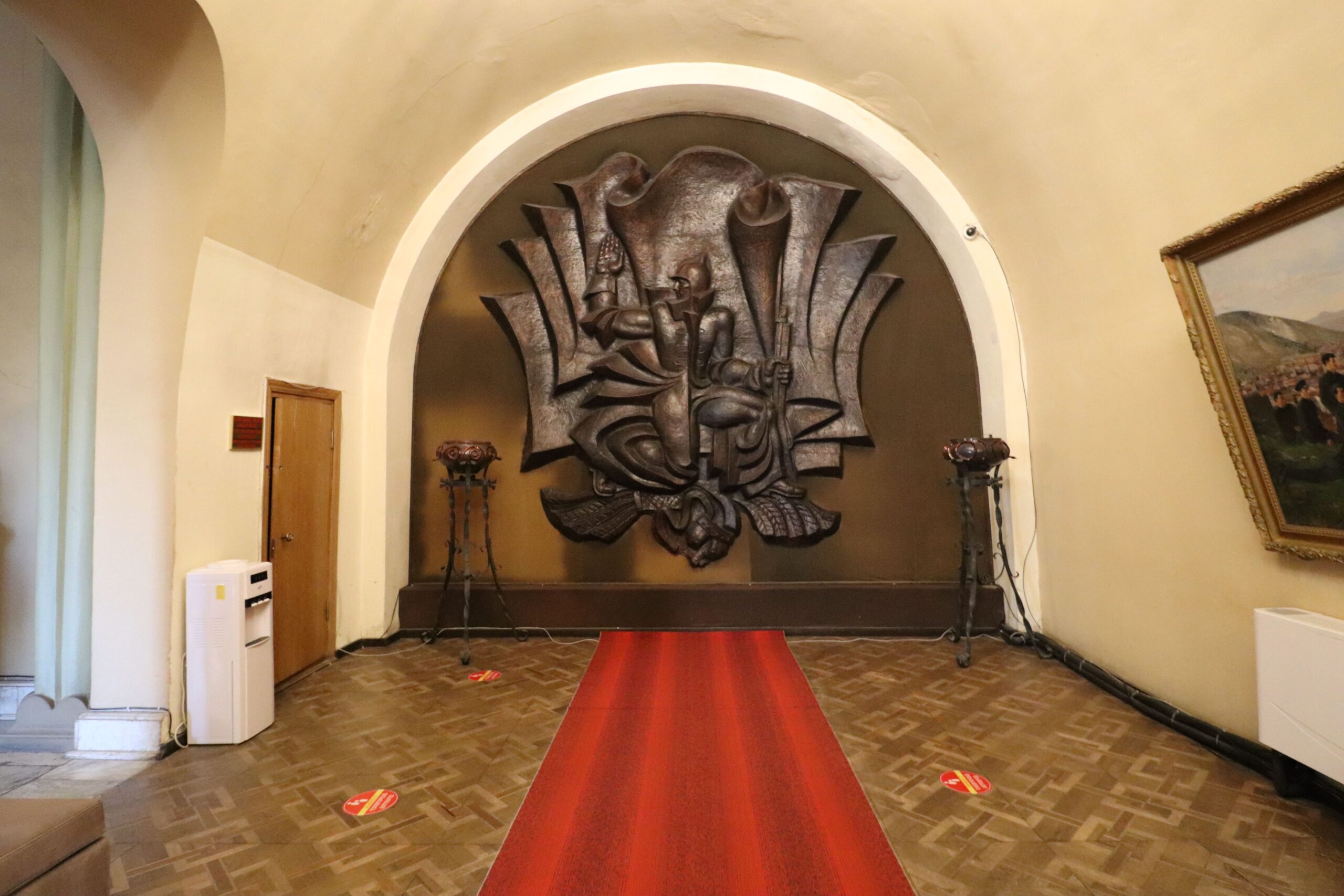 soviet frieze in the stalin museum, gori