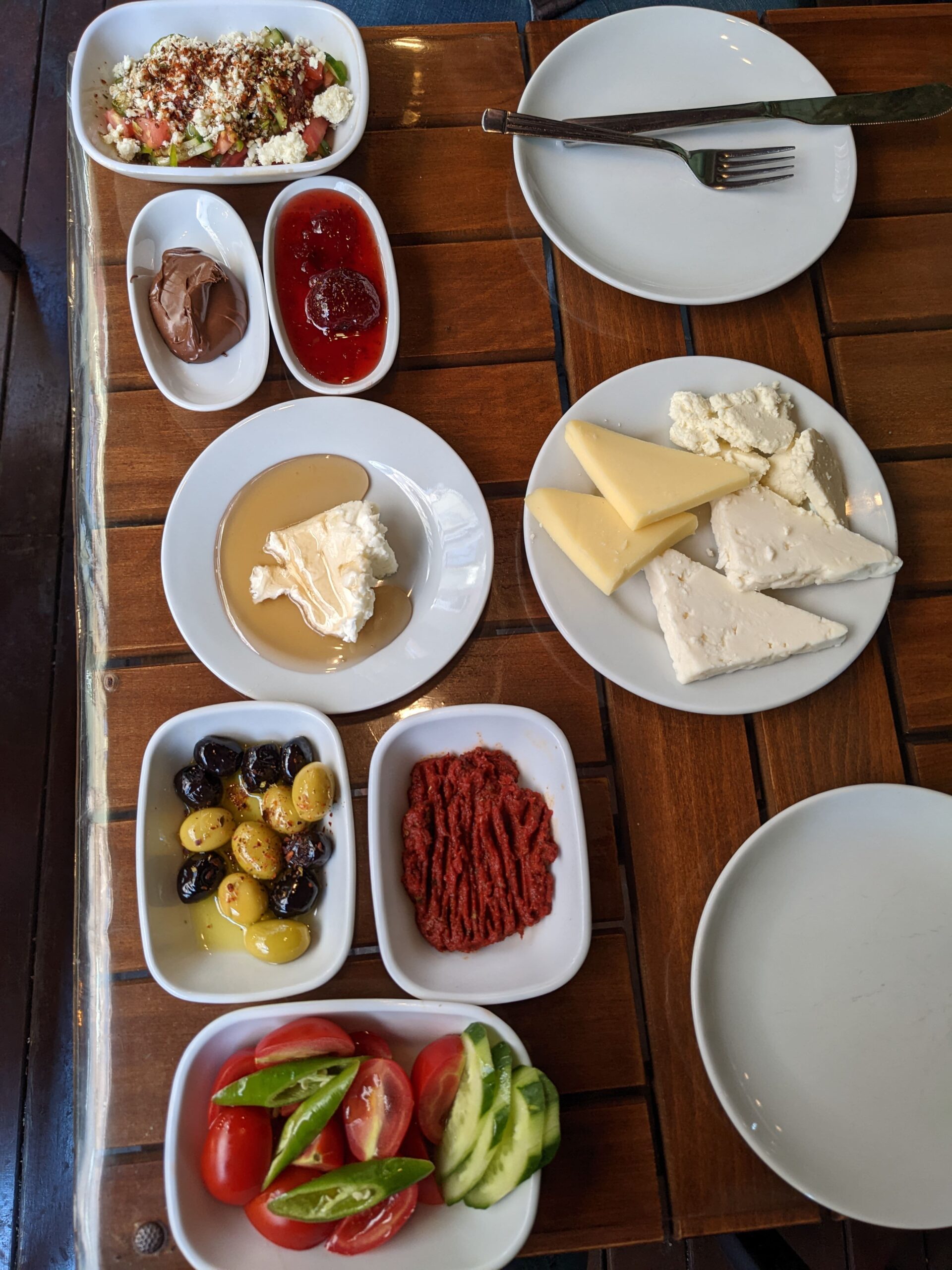 turkish breakfast, serpme kahvalti, bal-kaymak