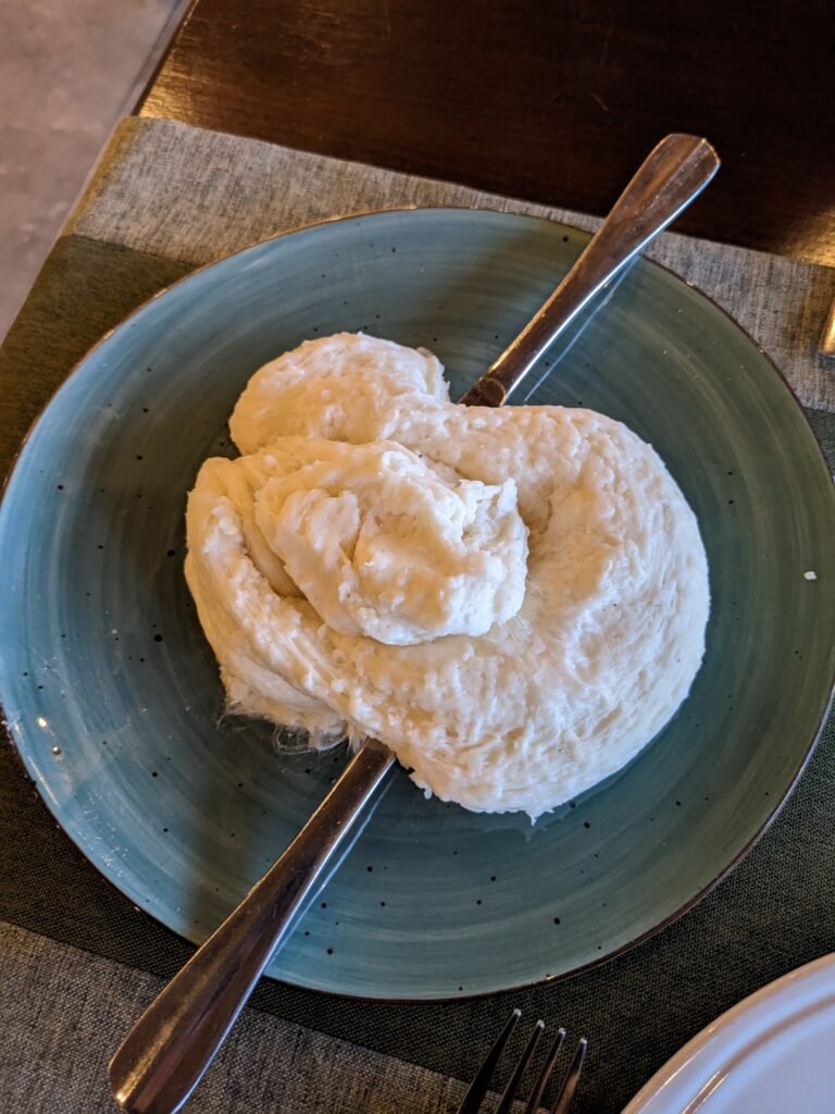 Elajri, Gori elarji - Georgian cheesy cornmeal