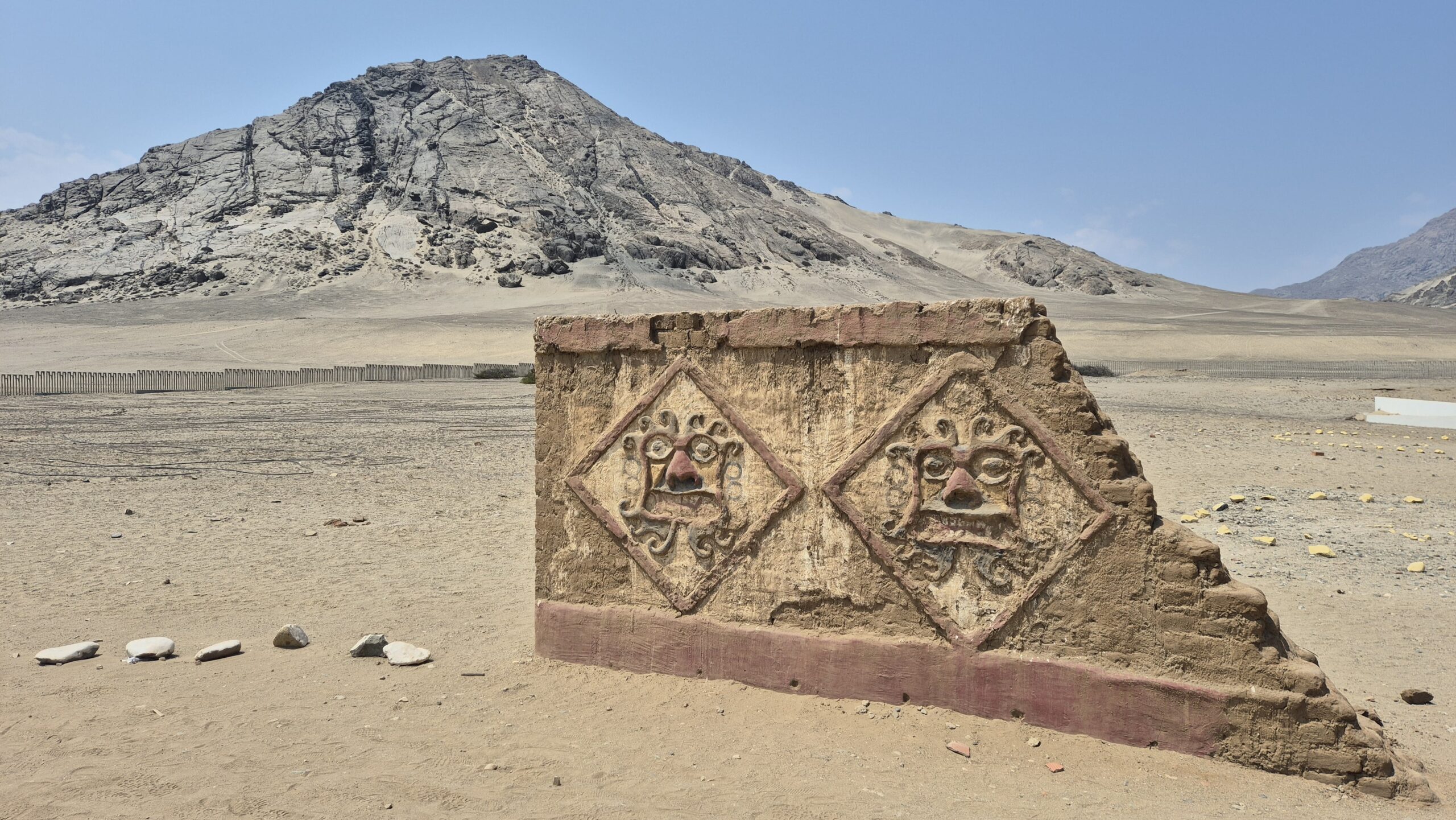 huaca del la luna, trujillo, peru