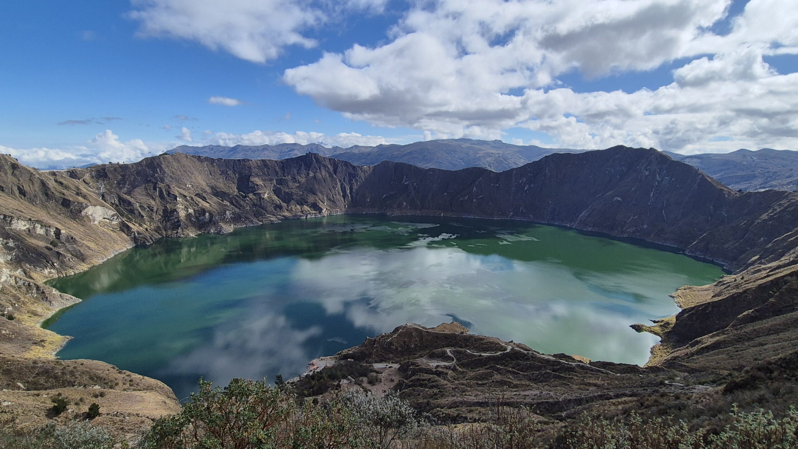 laguna quilotoa, ecuador