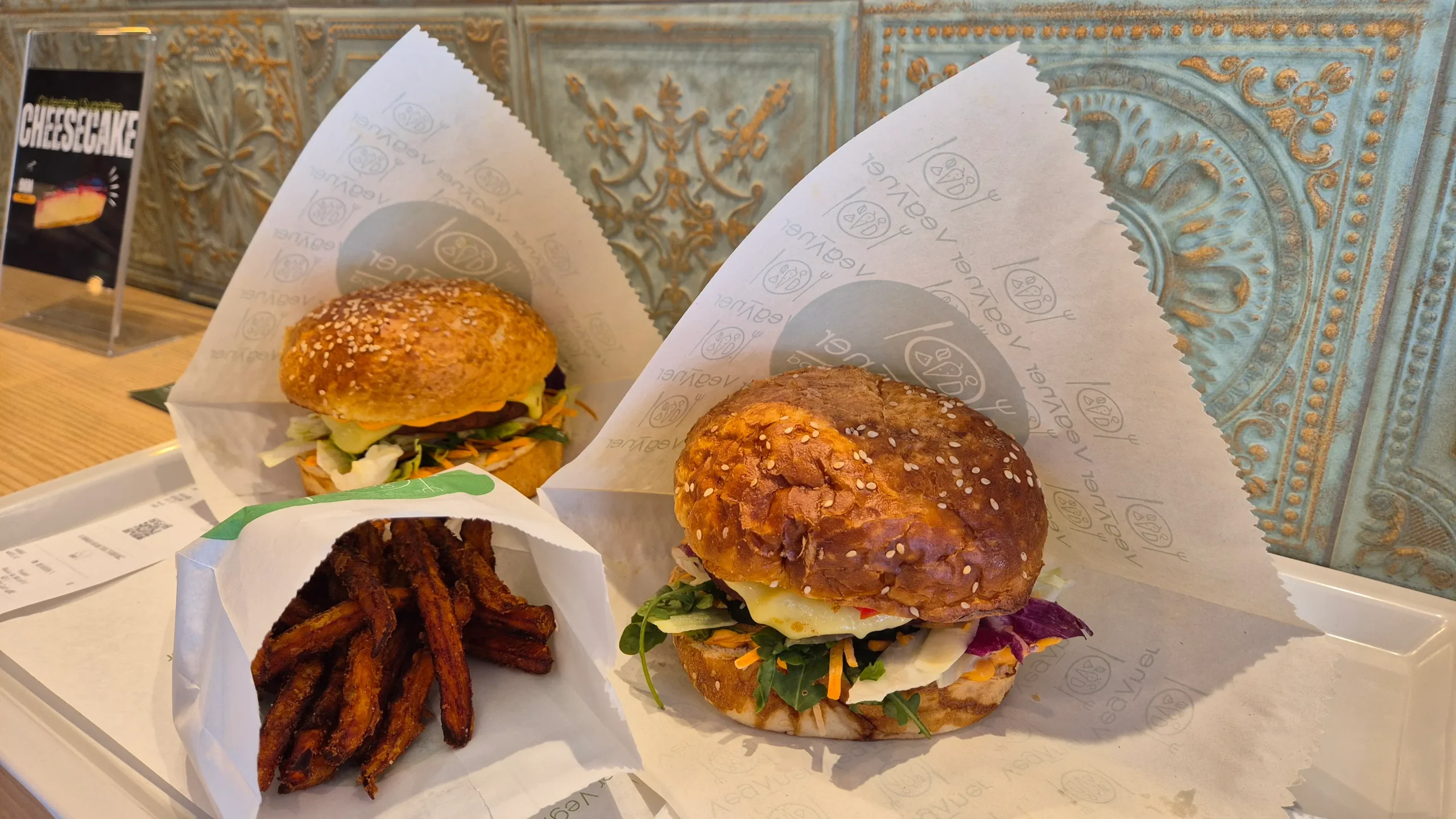vegan burgers and sweet potato fries veganer burgers sarajevo scaled